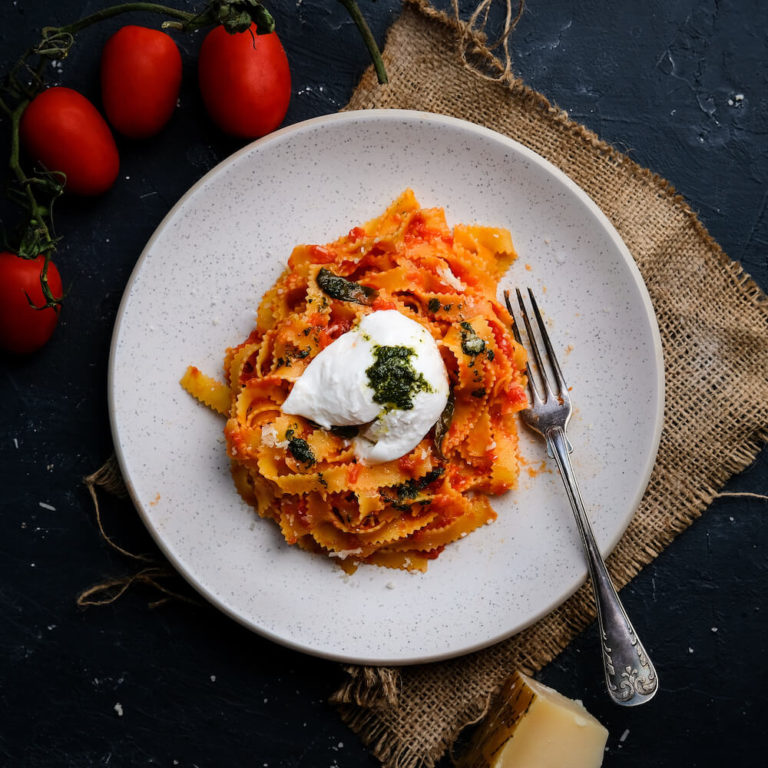 Kr mig Pasta Med Osts s Och Kyckling Recept Matskafferiet kr-mig-pasta-med-osts-s-och-kyckling-recept-matskafferiet