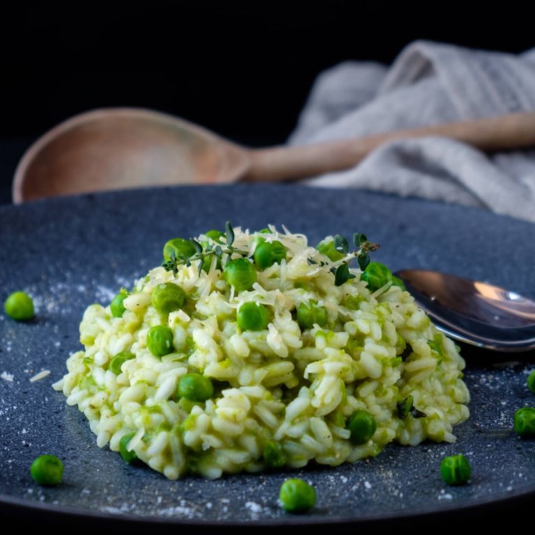 Krämig pasta med ostsås och kyckling Recept Matskafferiet